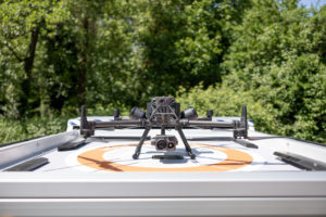 drone sur son poste de decollage